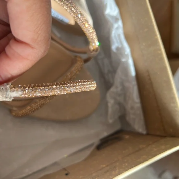 GOLD SHOES - Picture 5 of 6